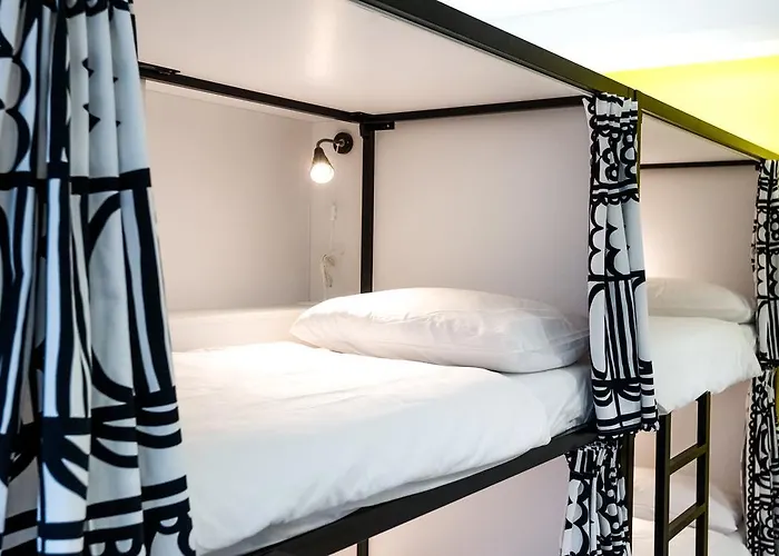 Vandrarhem Dentex 4 *